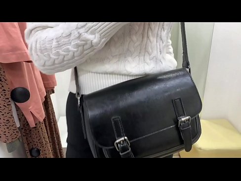 ❤️ 年輕婊子 FeralBerry 在試衣間用假陽具公開自慰 俄羅斯色情 在 zh-tw.assistentai.ru ❤